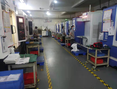 恢復正常生產(chǎn)經(jīng)營首日,寶龍街道收到感謝鮮花