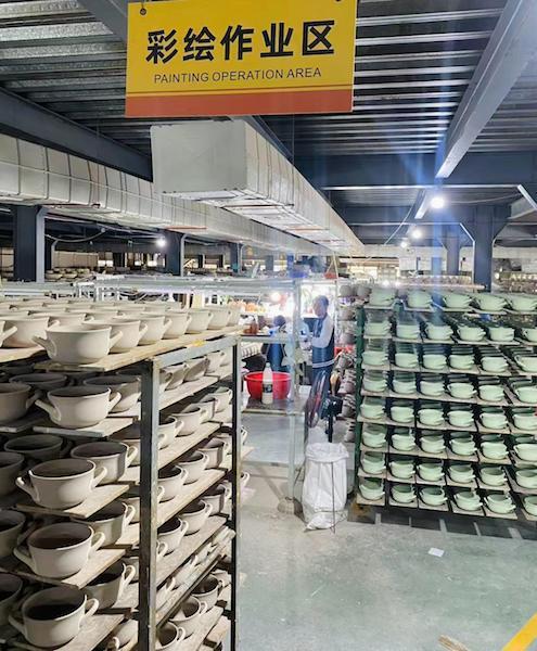 調(diào)查 關稅風暴百日記 美線運價飆升再跳水,中國外貿(mào)企業(yè) 危 中尋機